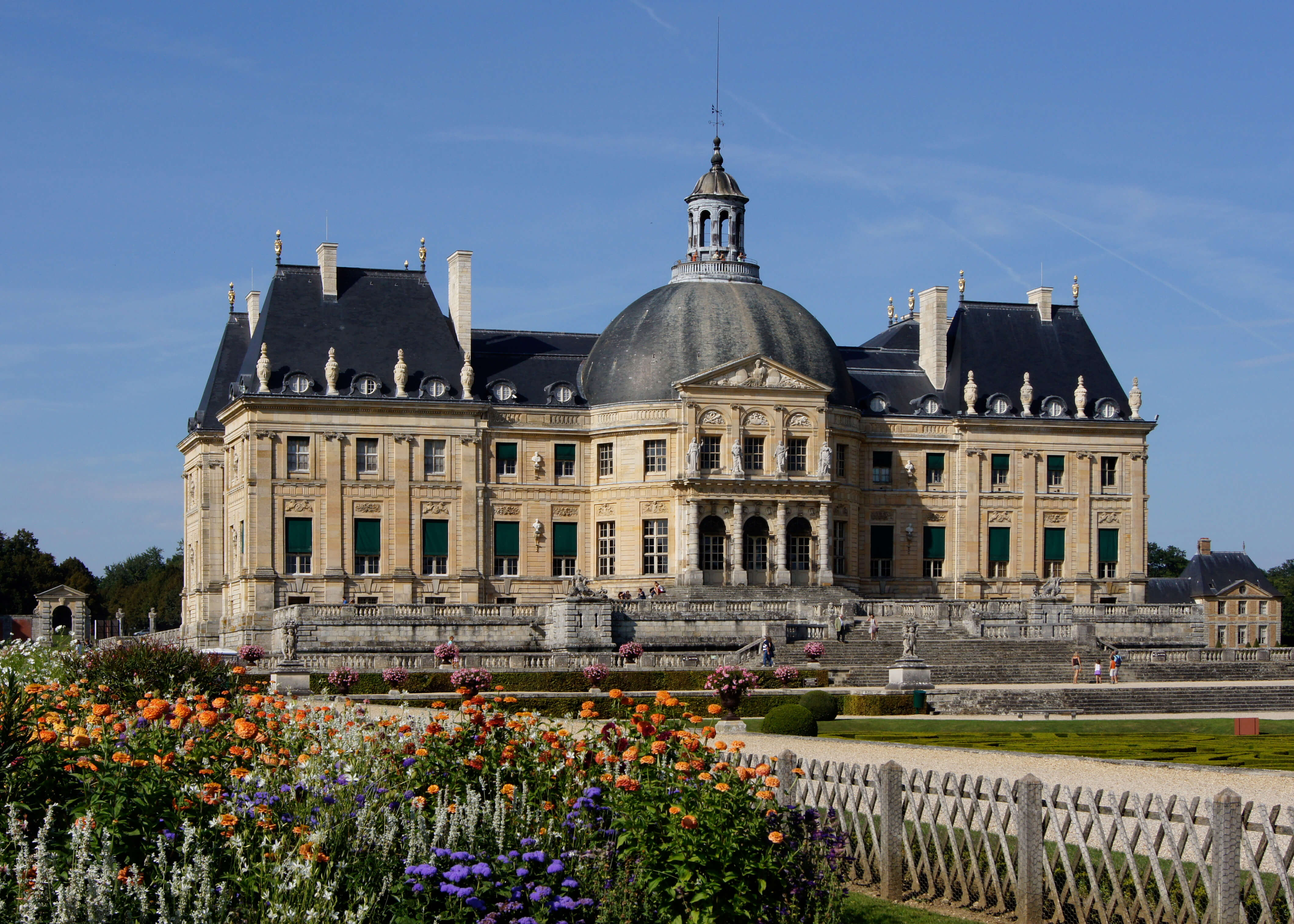 Jewellery and Poetry: Cassandra Goad's tribute to Vaux le Vicomte's Songe