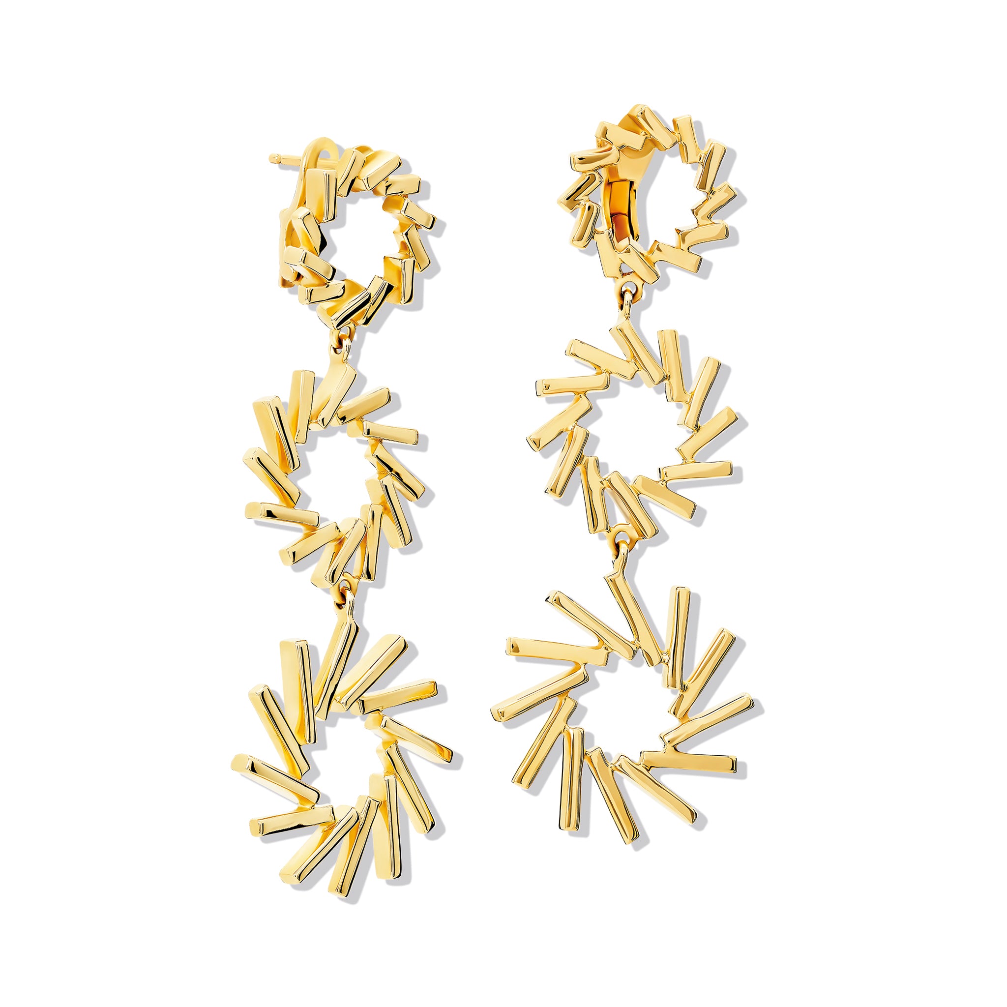 Handcrafted yellow gold earrings featuring three circular shapes of diagonal lines.