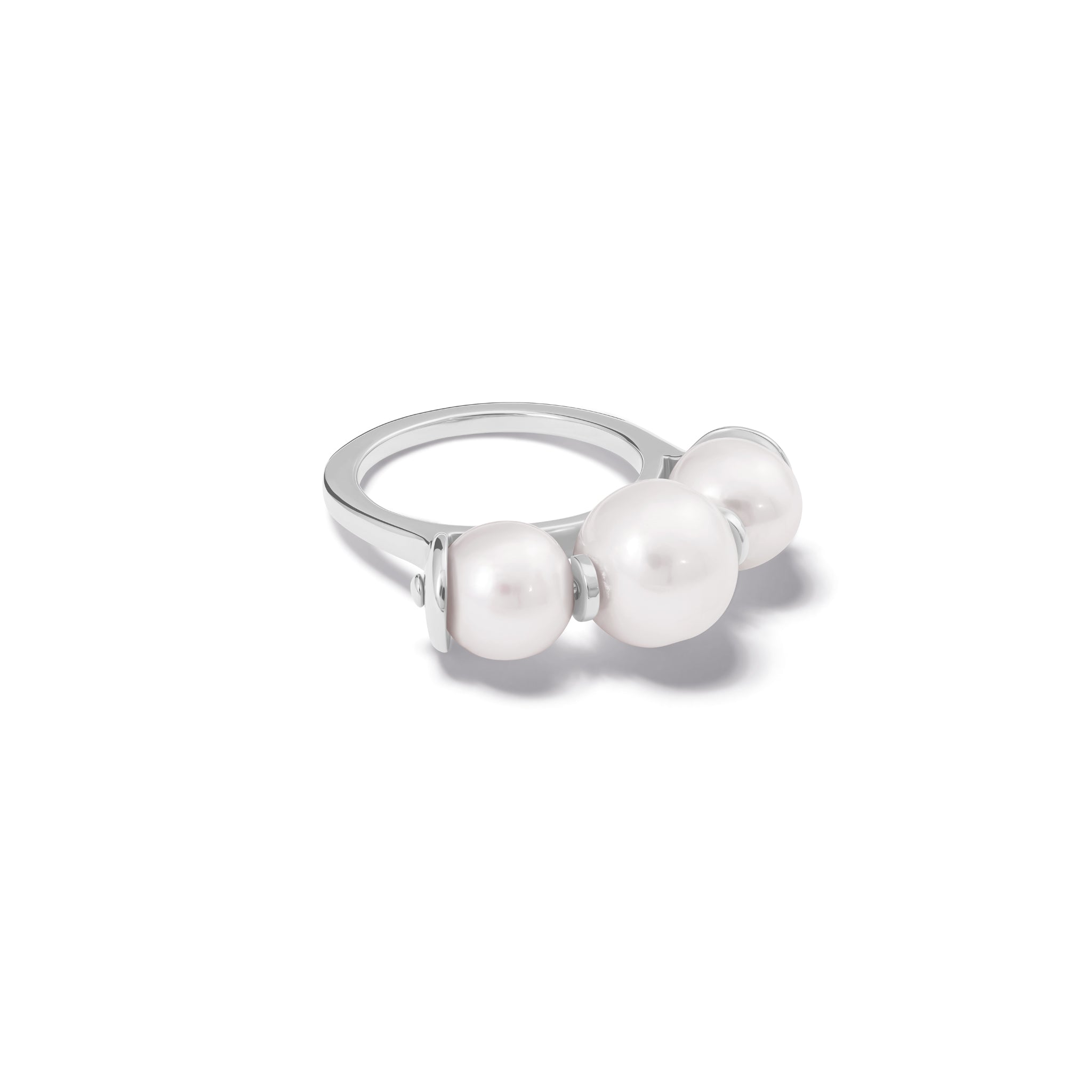 The handcrafted Persephone ring in silver with pearl.