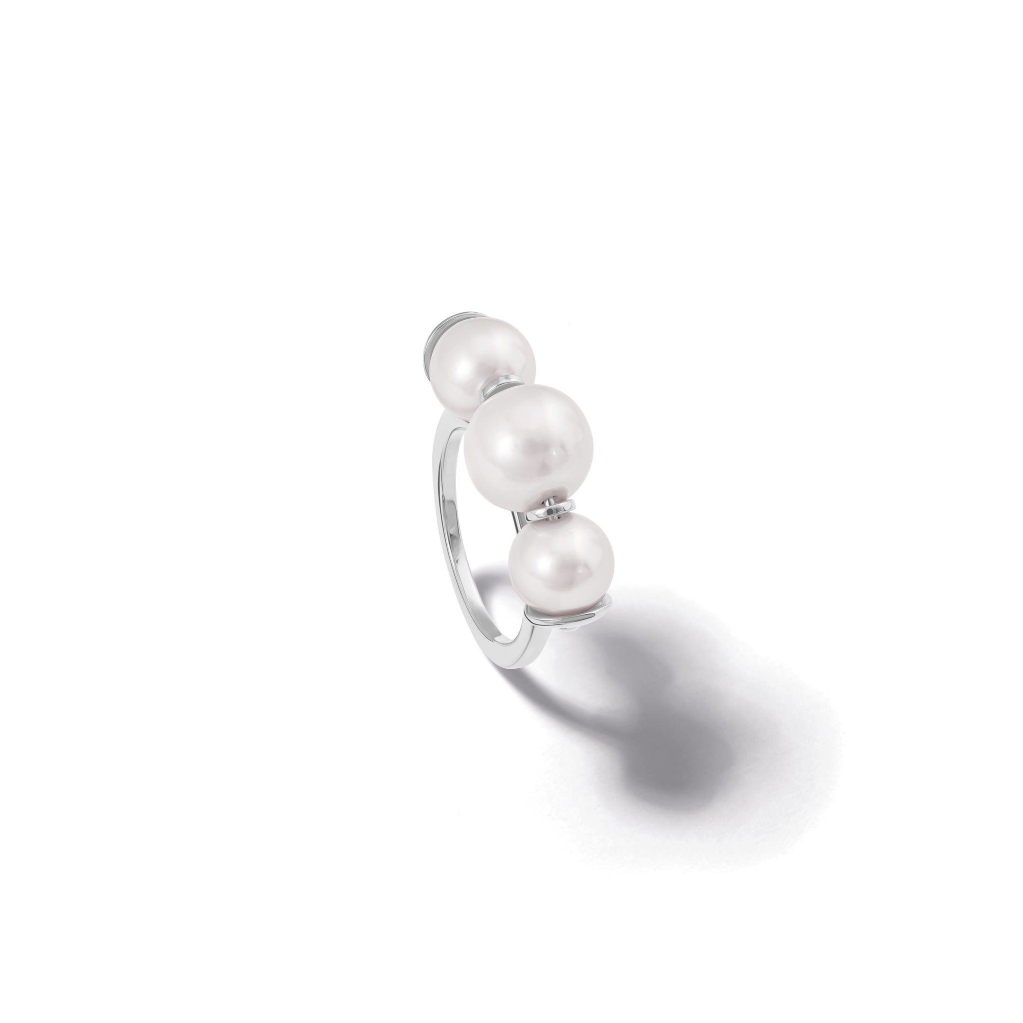 The handcrafted Persephone ring in silver with pearl.