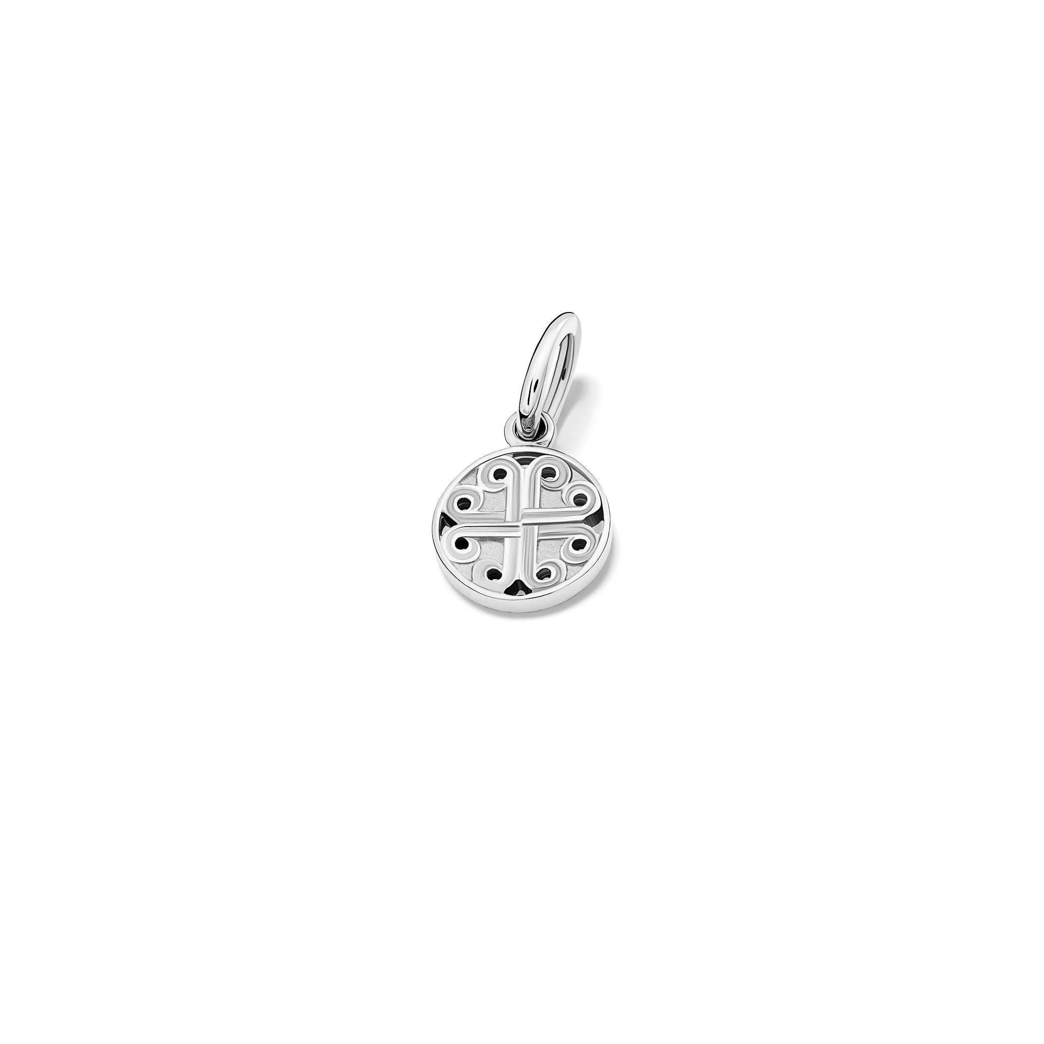 The handcrafted Kefalonia necklace pendant in silver. A circular shaped necklace pendant with a cross-like motif in the centre.