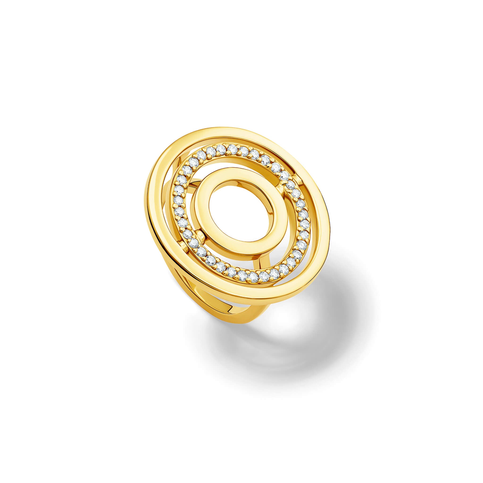 Handcrafted 18ct yellow gold cocktail ring featuring three concentric circles with movement with diamond pavé.