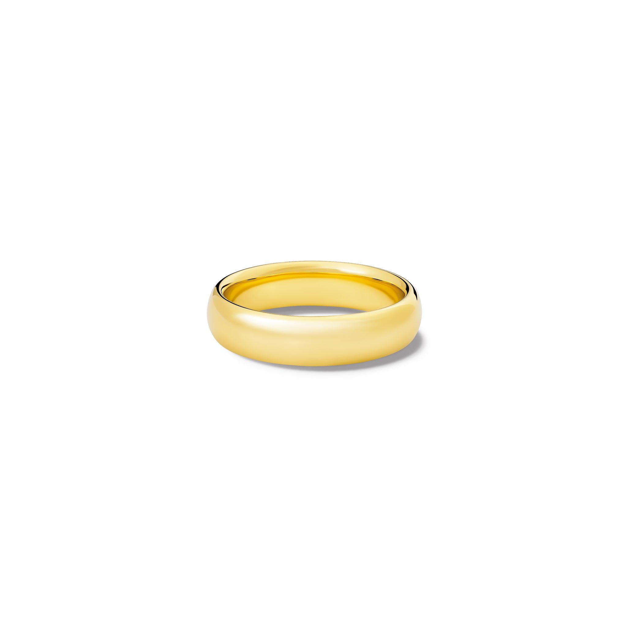 Handcrafted 18ct yellow gold wedding band with a width of 5mm.
