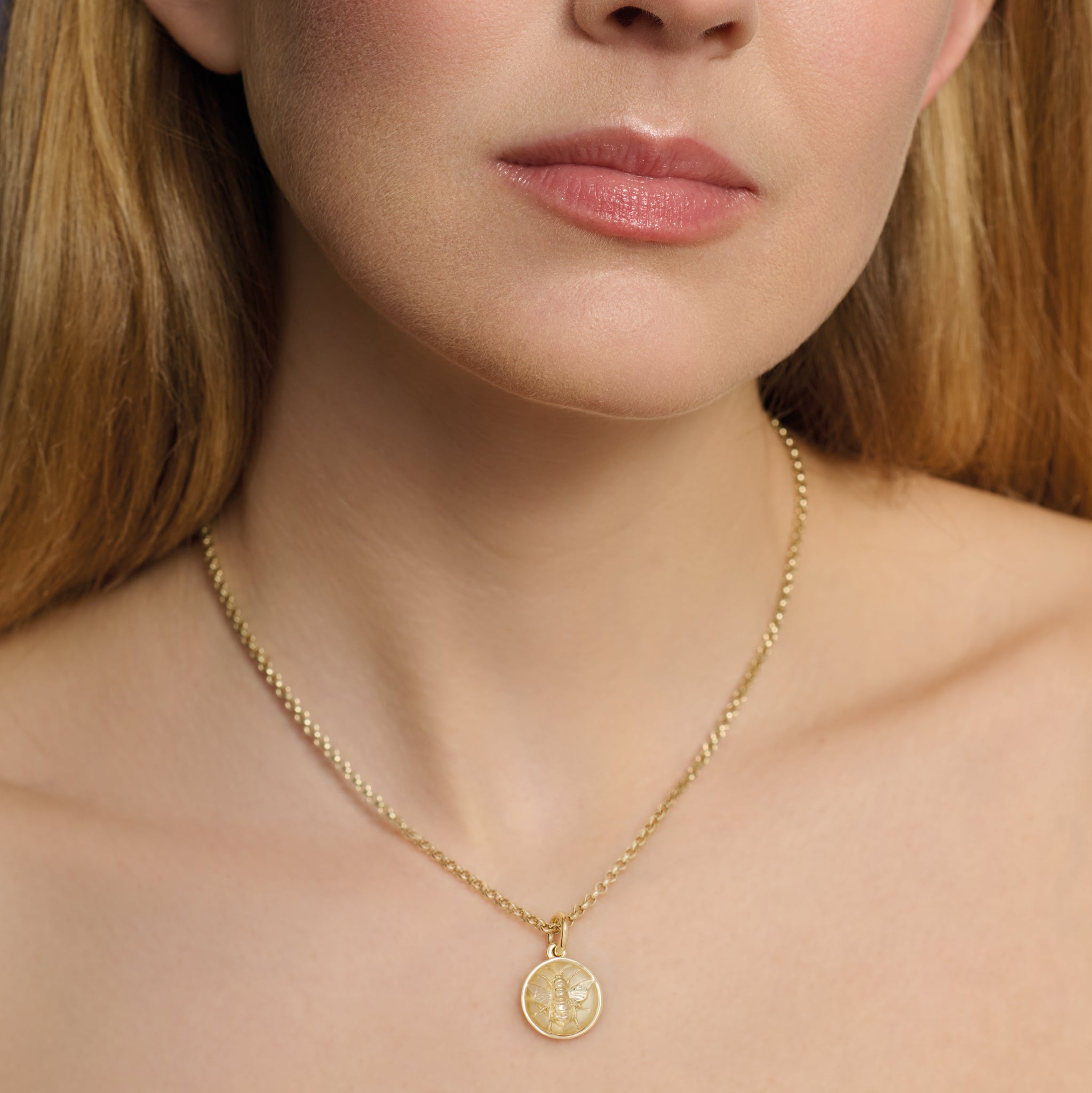 Bee Medallion Charm Pendant Yellow Gold