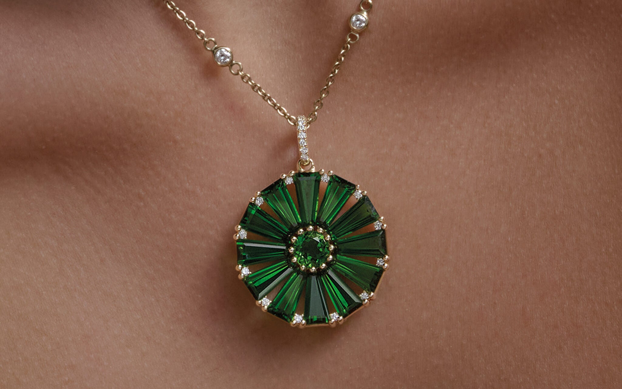 Cassandra Goad's Roi Soleil design in chrome diopside
