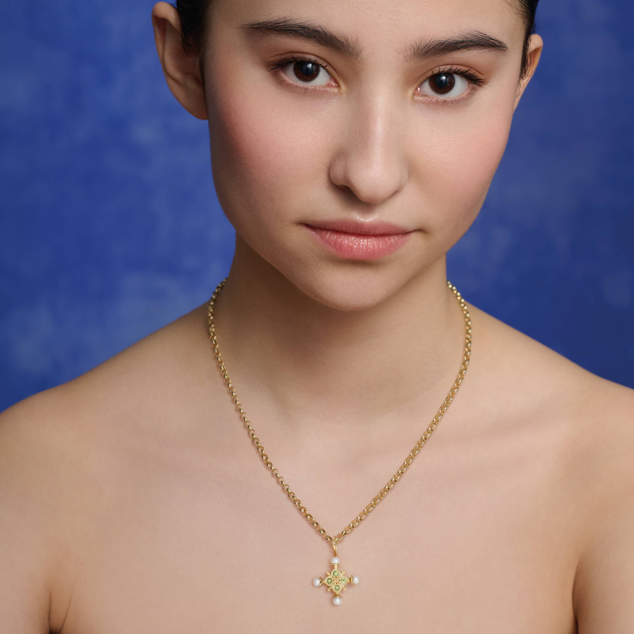 Madrid Small Cross Pendant Yellow Gold Peridot & Pearl