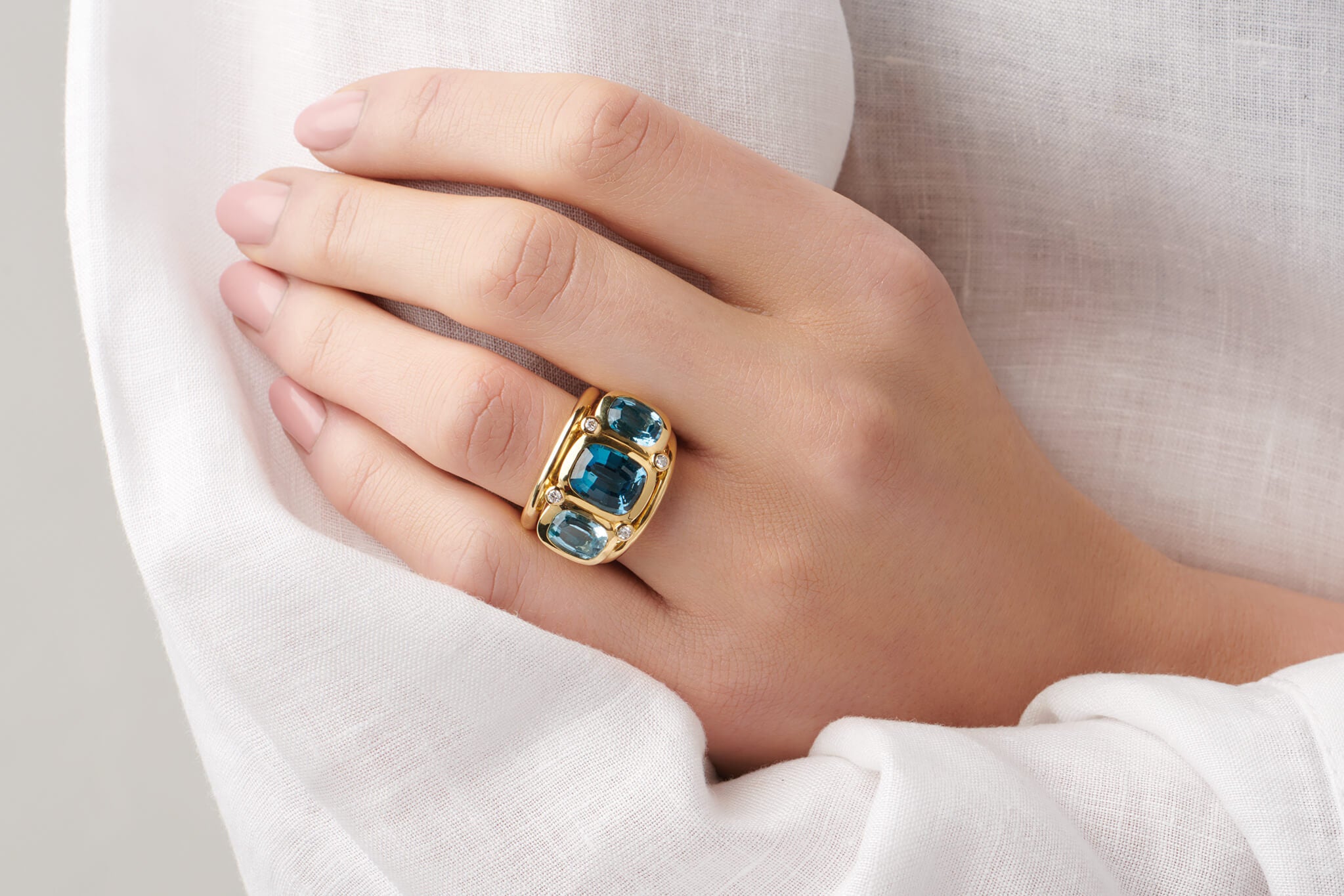 Model wearing Ozymandias ring.